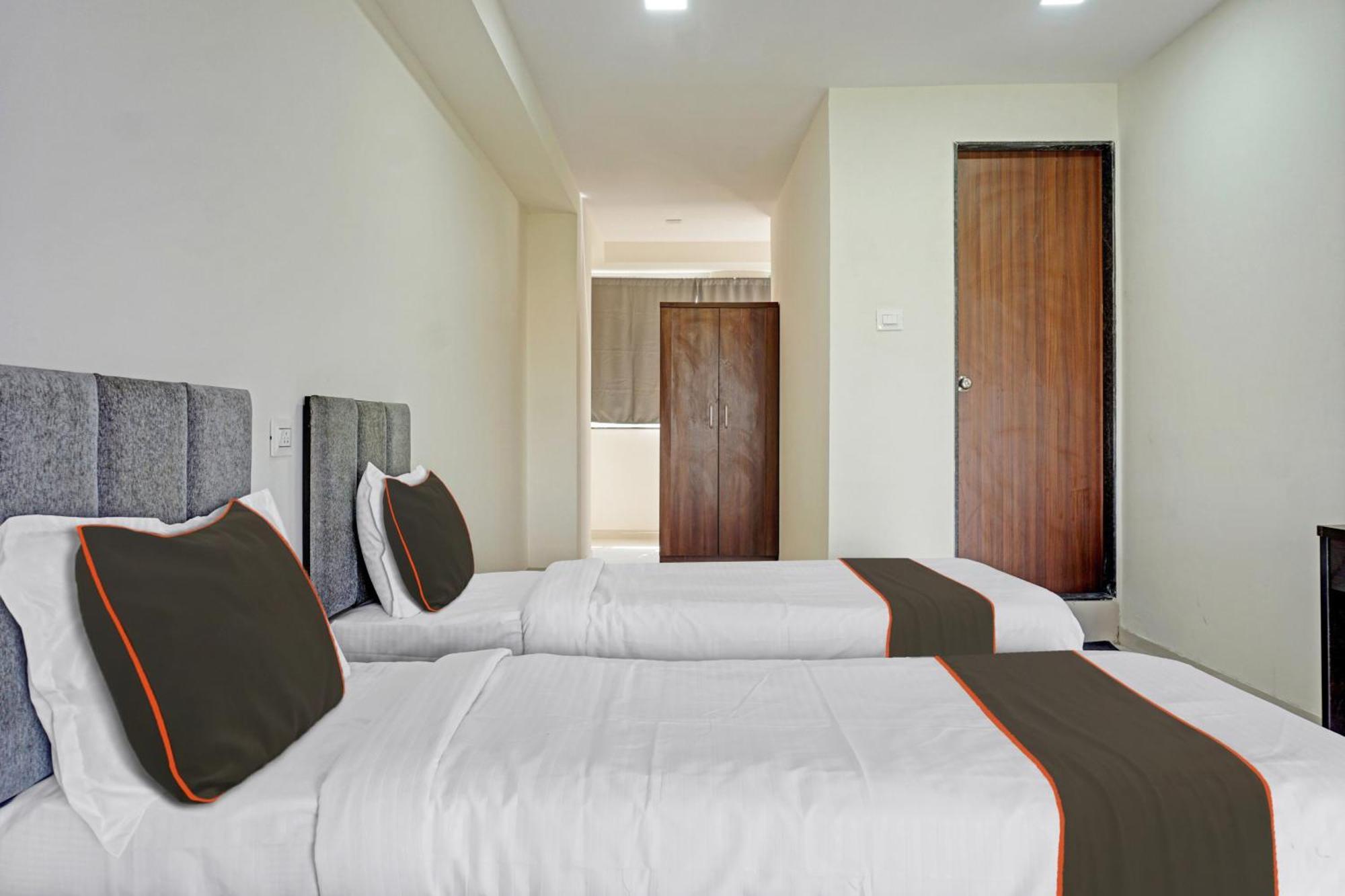 Super Collection O Rk Inn Chinchvad Exterior foto